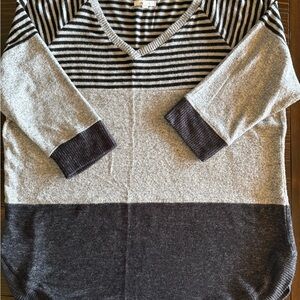 Maurice colorblock Striped Gray and Black Sweater